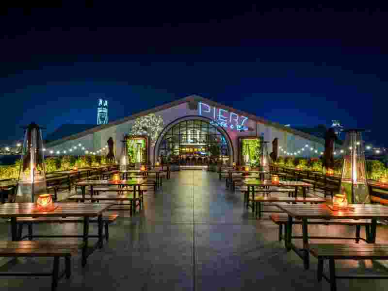 , Pier 7 Café & Bar